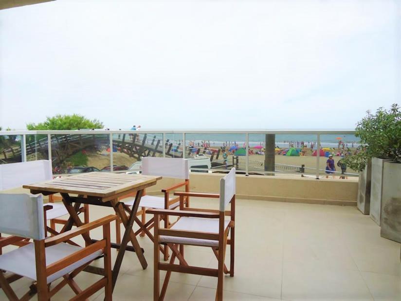 Hotel Tejas Rojas Villa Gesell Exterior foto