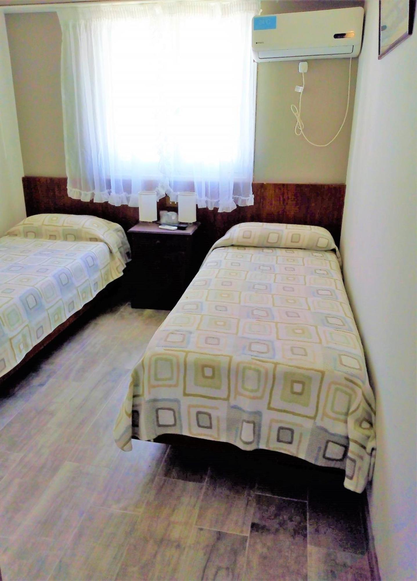 Hotel Tejas Rojas Villa Gesell Quarto foto