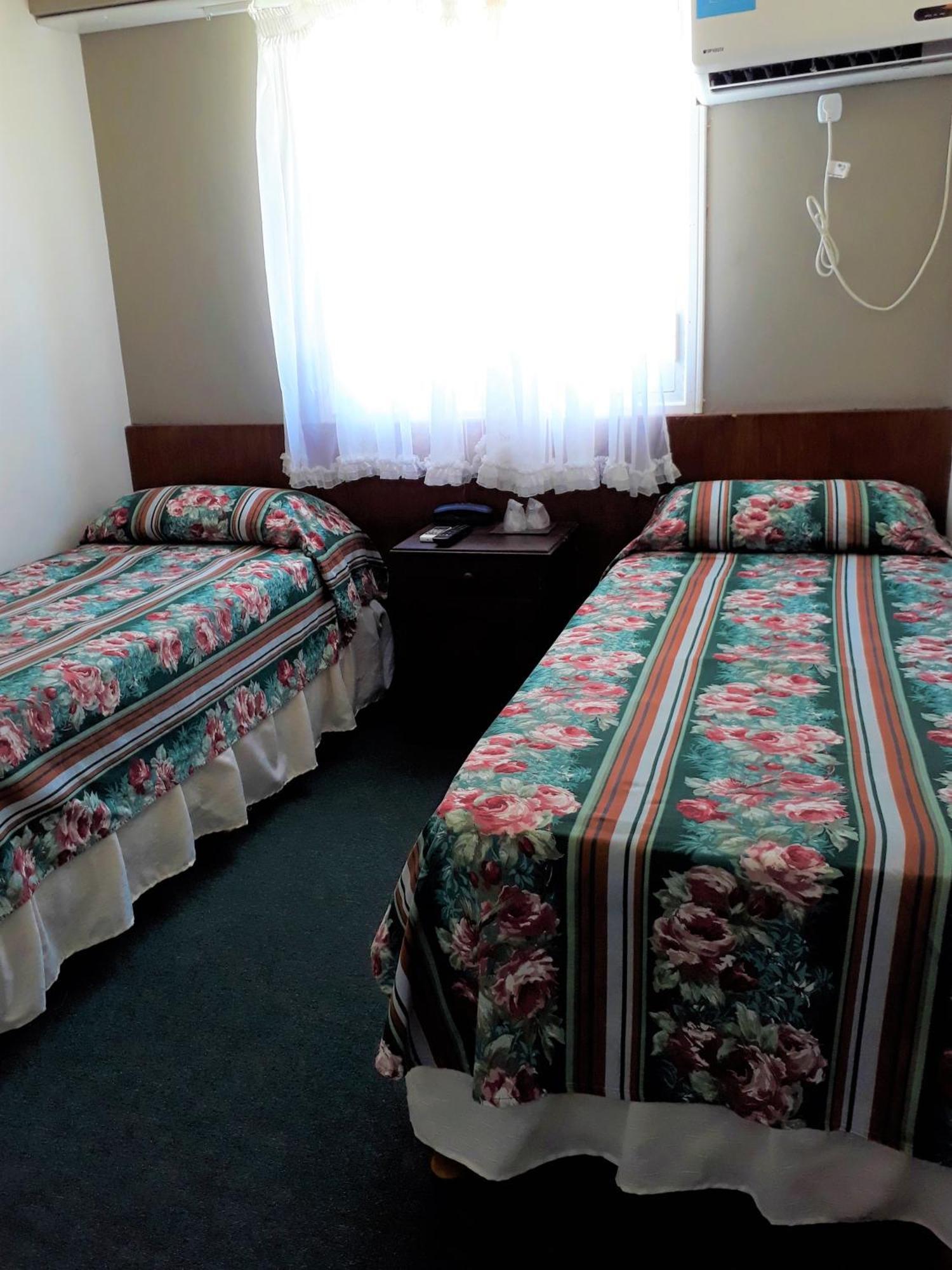 Hotel Tejas Rojas Villa Gesell Quarto foto